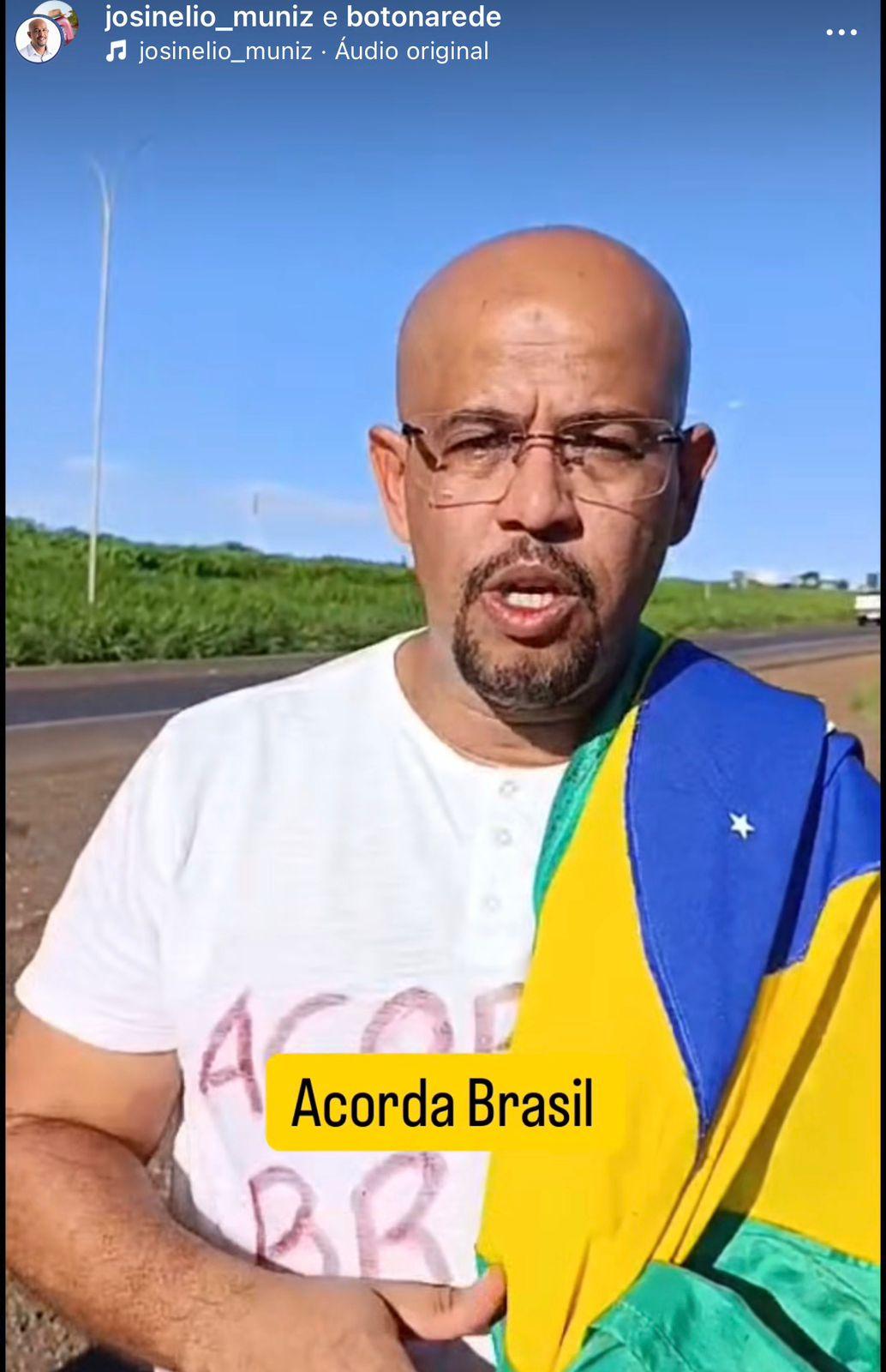 Pastor comissionado da Prefeitura falta ao trabalho para participar de ato político em Brasília