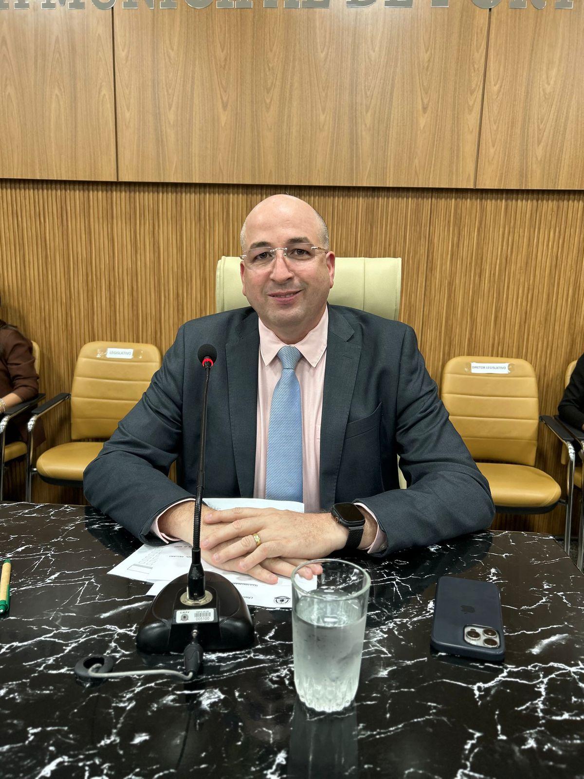 Vereador Gedeão Negreiros solicita obras de drenagem e asfaltamento no Parque Amazônia