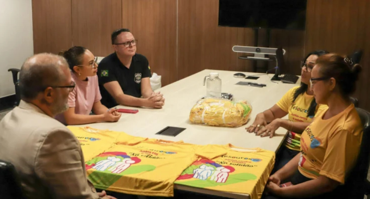 Dia Mundial da Síndrome de Down: Reeducandos confeccionam camisas para mães atípicas