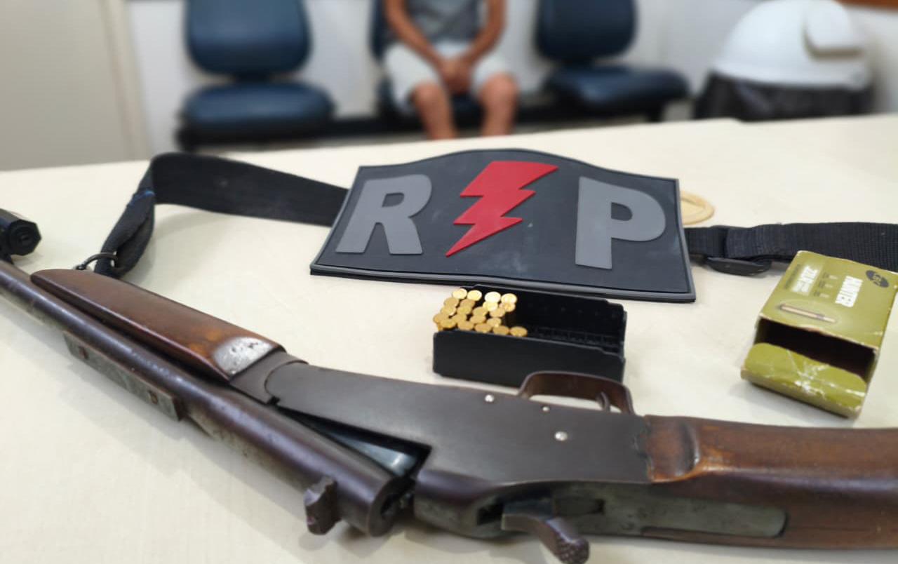 Homem armado é preso por suspeita de abuso sexual contra neta de sete anos