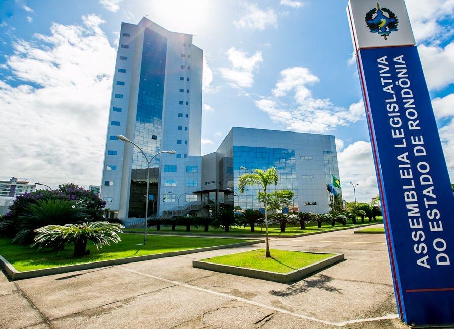 Justiça do Trabalho condena Estado de Rondônia a pagar recesso remunerado a estagiário após decisão judicial