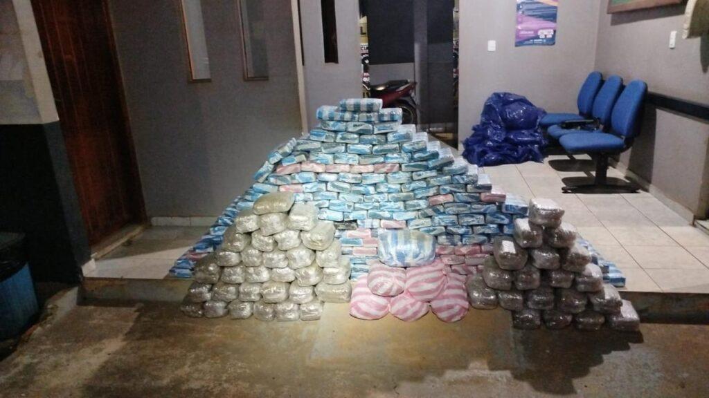 Polícia Militar apreende 257 kg de maconha após perseguição e troca de tiros na BR-429