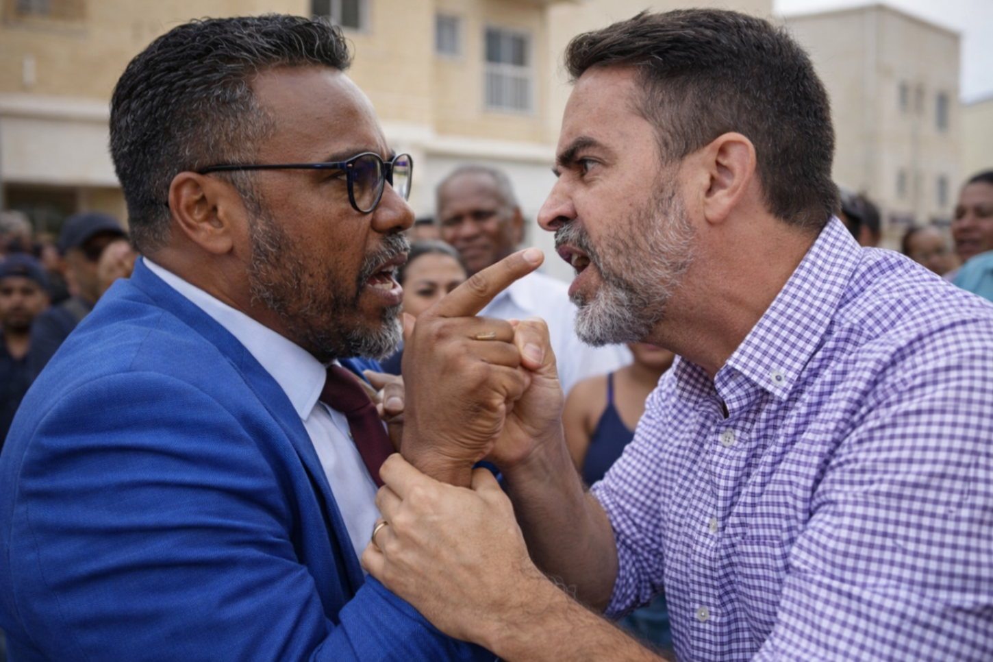 Confusão em entrega de apartamentos em Porto Velho termina com denúncia de ameaça envolvendo prefeito