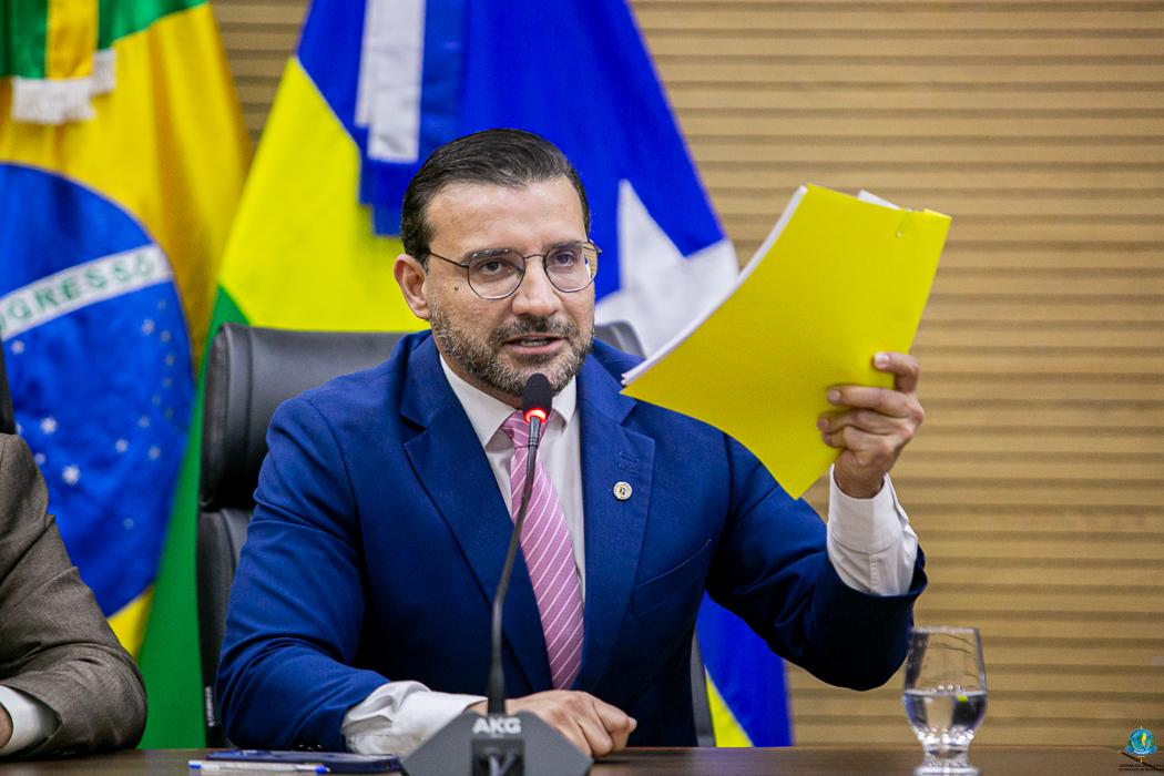 Deputado Ribeiro do Sinpol propõe atualização do auxílio-fardamento para policiais militares