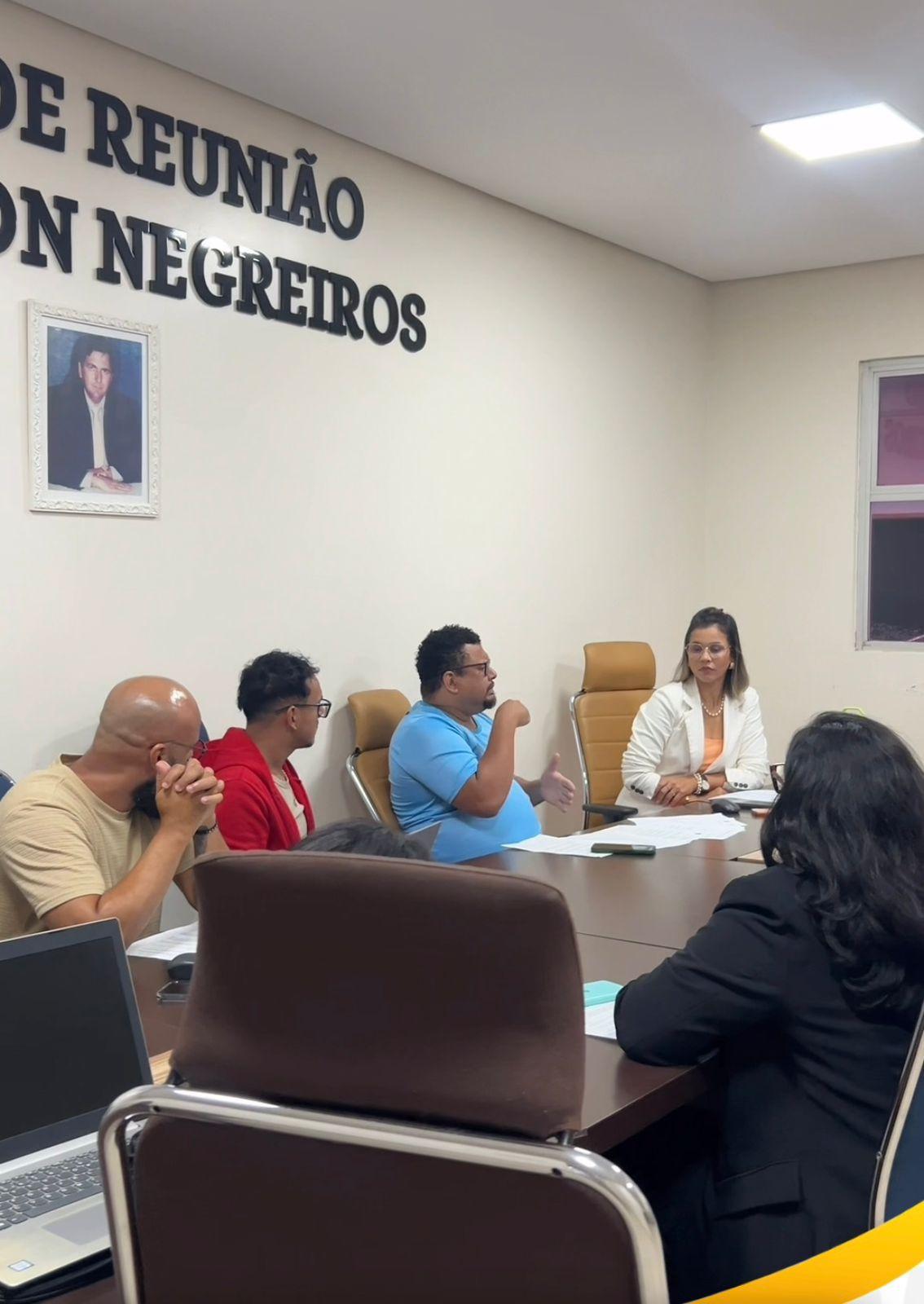 Gabinete do Vereador Thiago Tezzari Avança em Pautas Históricas para a Comunidade Surda