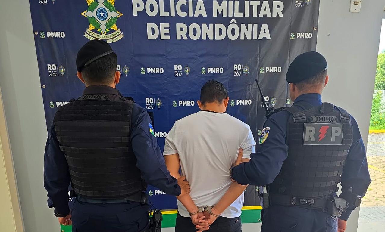 Homem é preso após agredir e tentar estrangular esposa por ciúmes