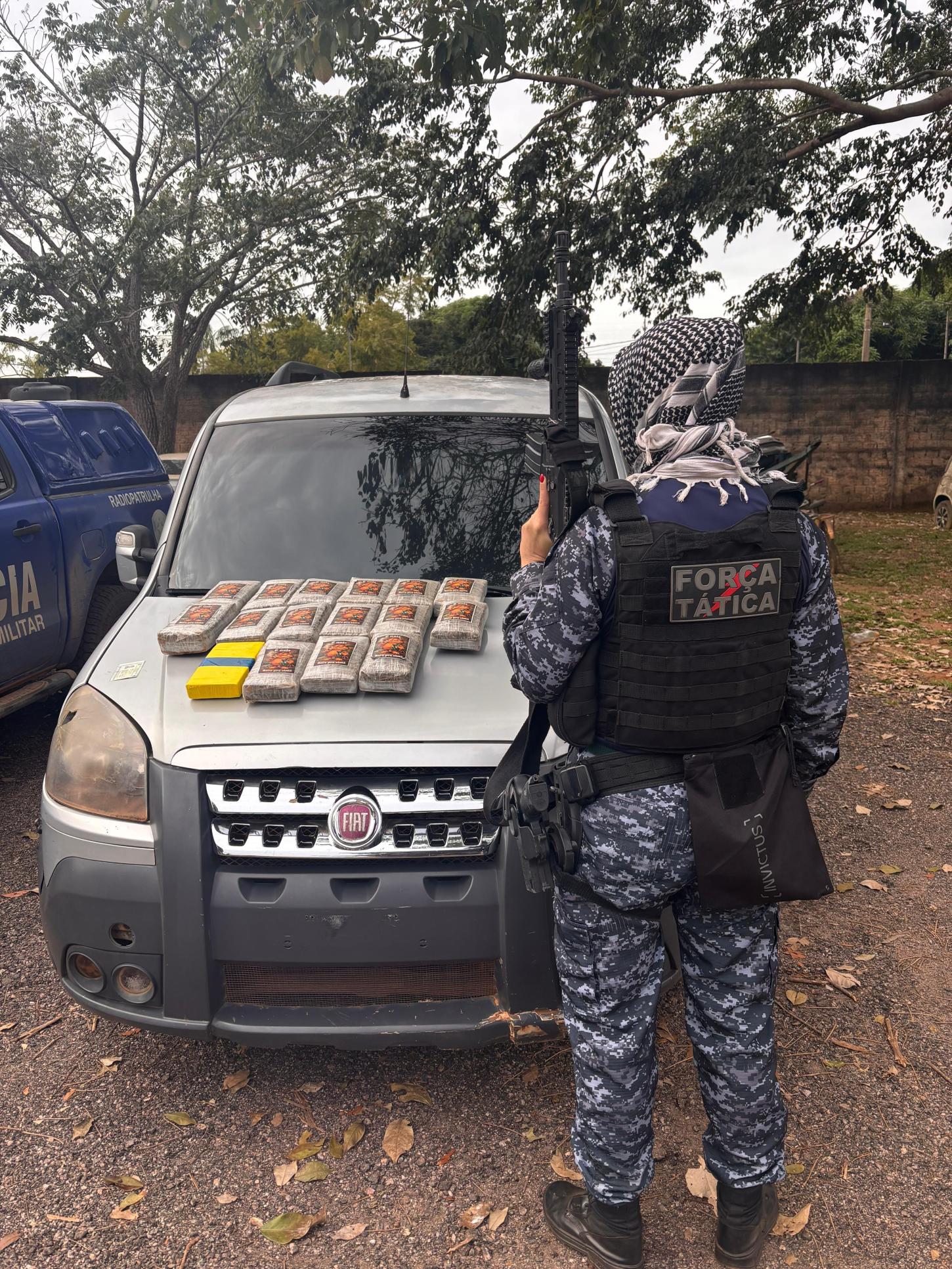 Policia apreende drogas em operação