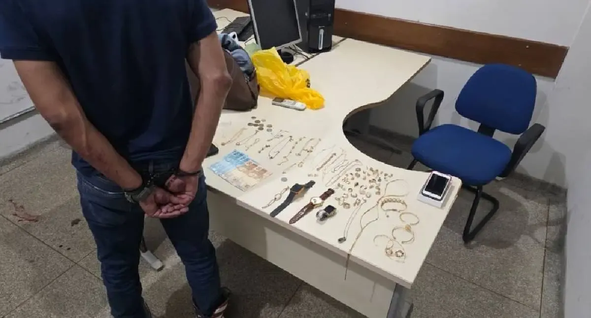Suspeito é preso após perseguição e PM recupera objetos furtados em RO