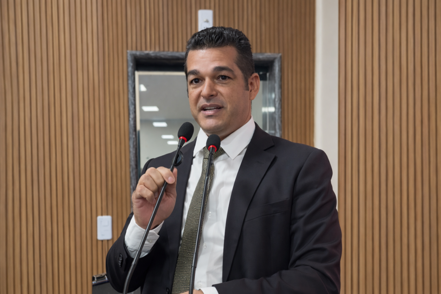 ADALTO ROMPE COM LÉO MORAES E CRISE ENTRE PREFEITURA E CÂMARA GANHA NOVO CAPÍTULO