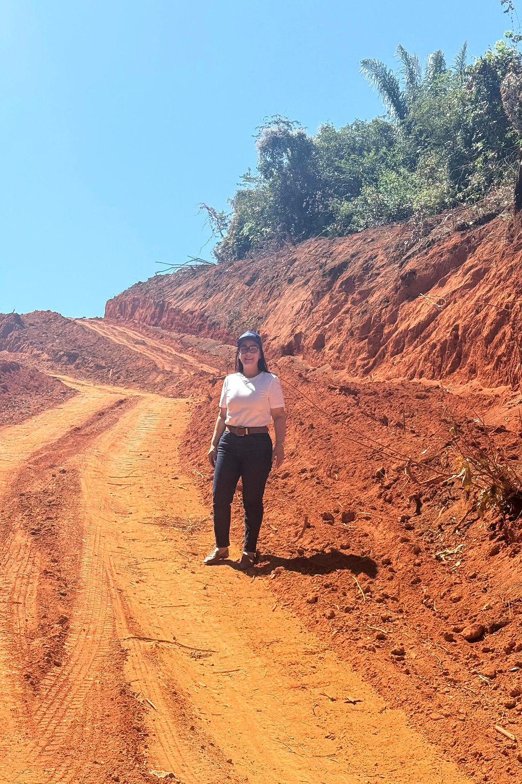 Rosangela Donadon acompanha recuperação de mais de 58 quilômetros de estradas rurais em Vilhena
