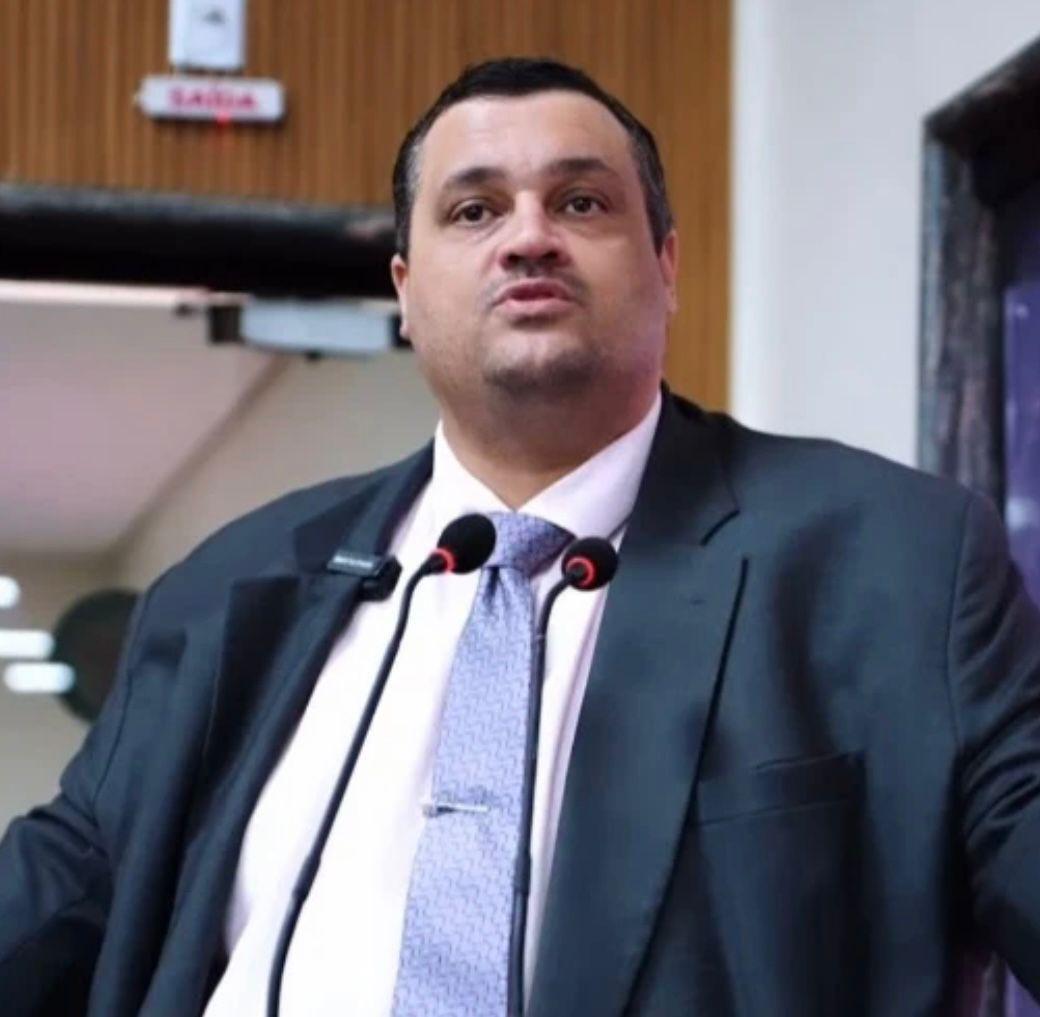 Vereador Tiago Tezzari cobra definição sobre Flor do Maracujá e defende valorização da cultura popular