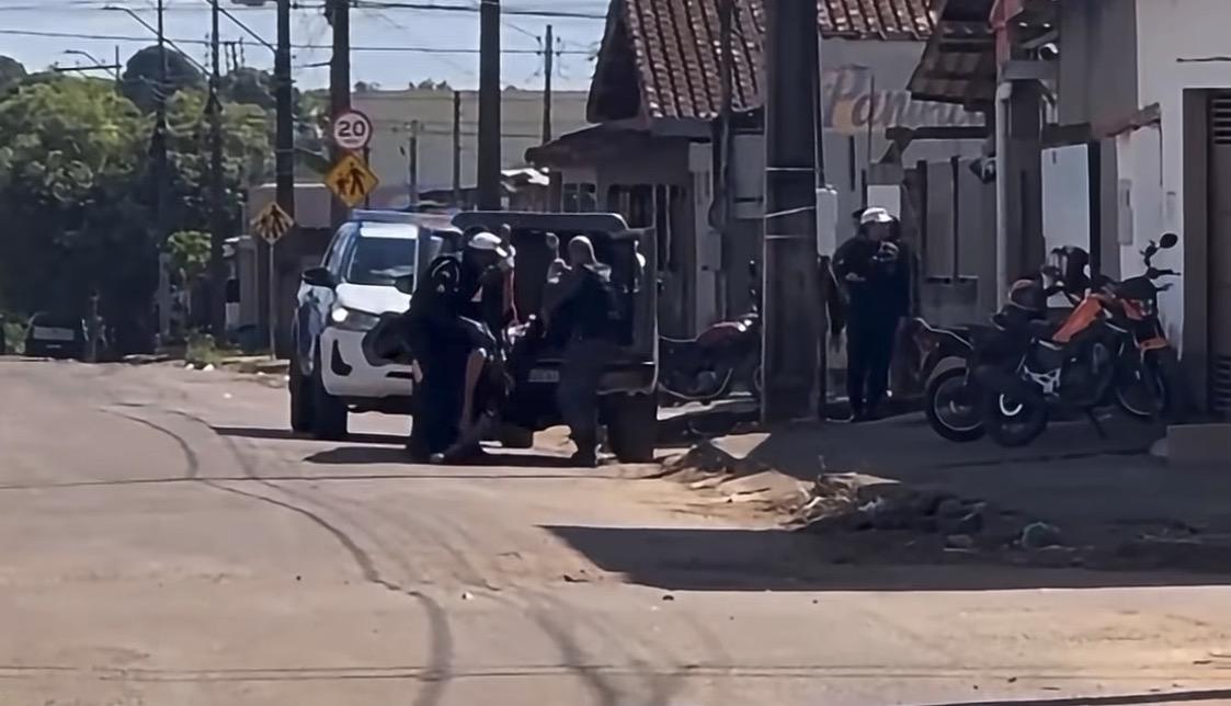 Jovem de 21 anos morre após troca de tiros com a PM