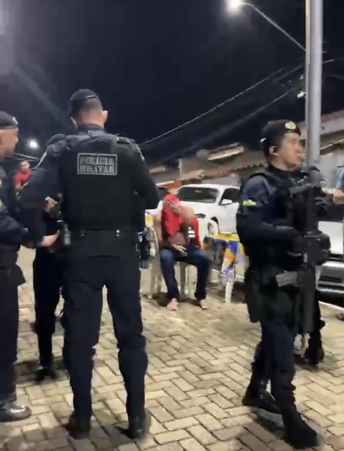 Jovem é atacado, e sofre tentativa de homicídio a tiros no Caí Na Água
