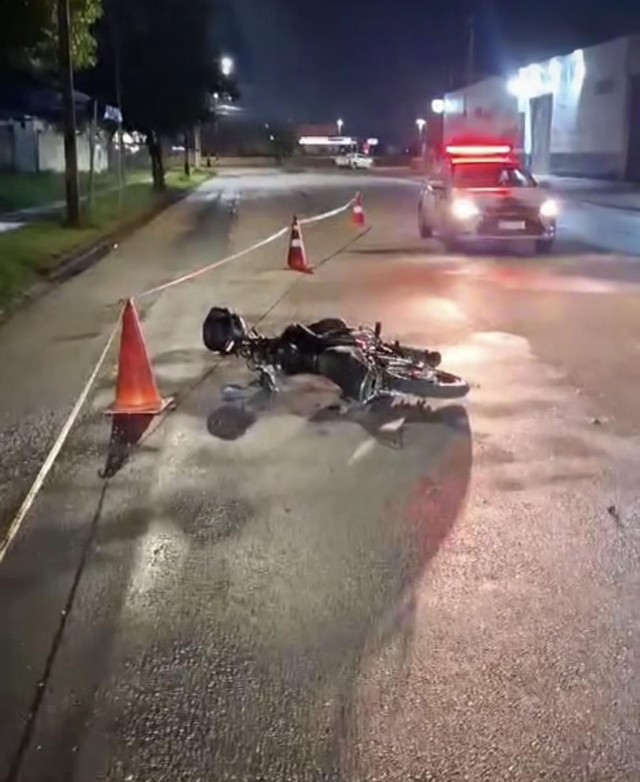 Acidente envolvendo carro e moto deixa feridos