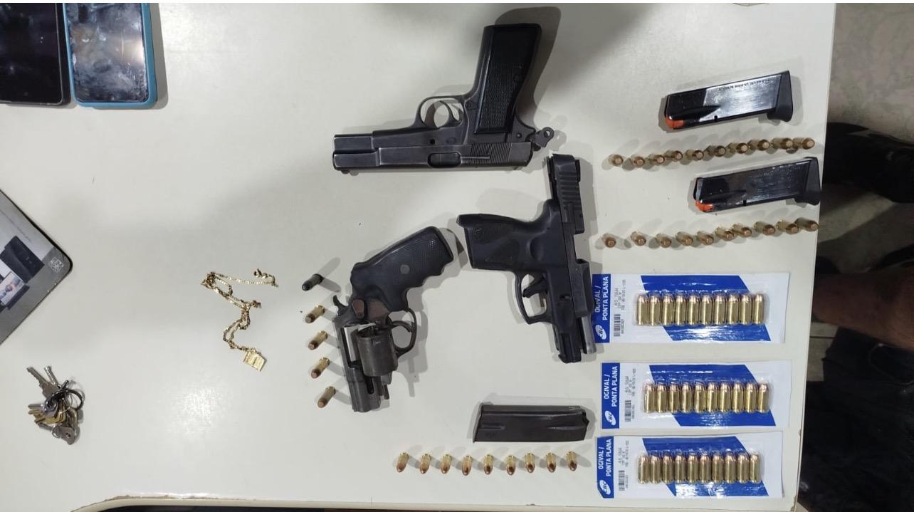PM e PC em São Miguel do Guaporé prendem três suspeitos de homicídio  com armas de fogo em área rural