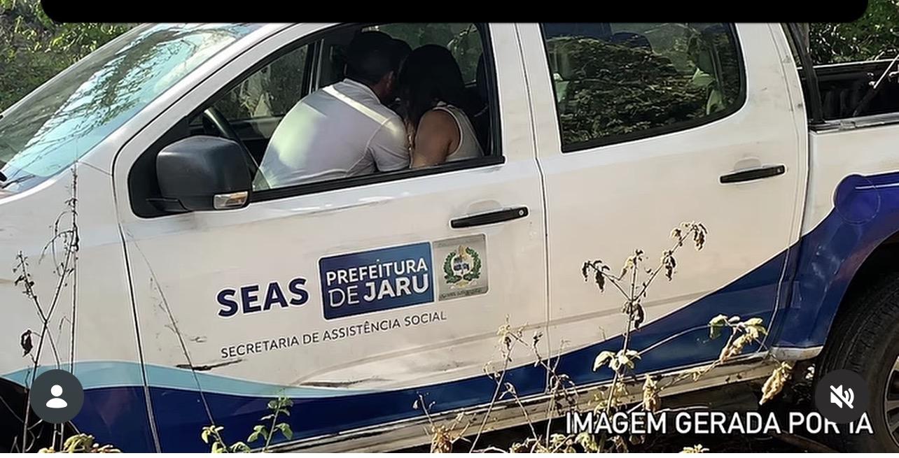 Servidores são flagrados tendo relação sexual dentro de carro da Assistência Social em Jaru