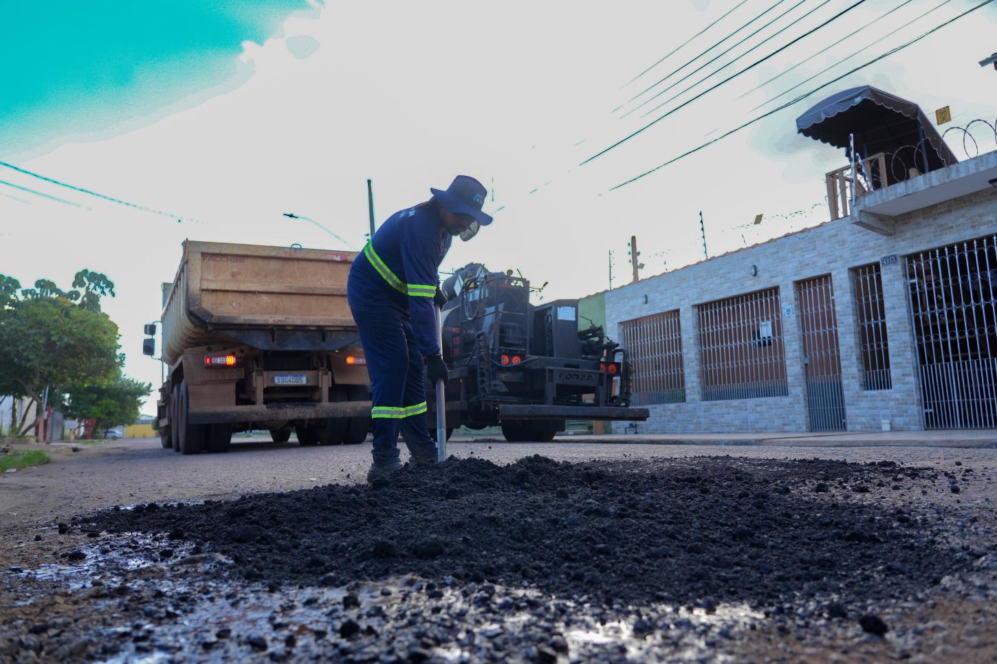 Tapa-buraco transforma mais 6 ruas e melhora mobilidade no bairro Cuniã