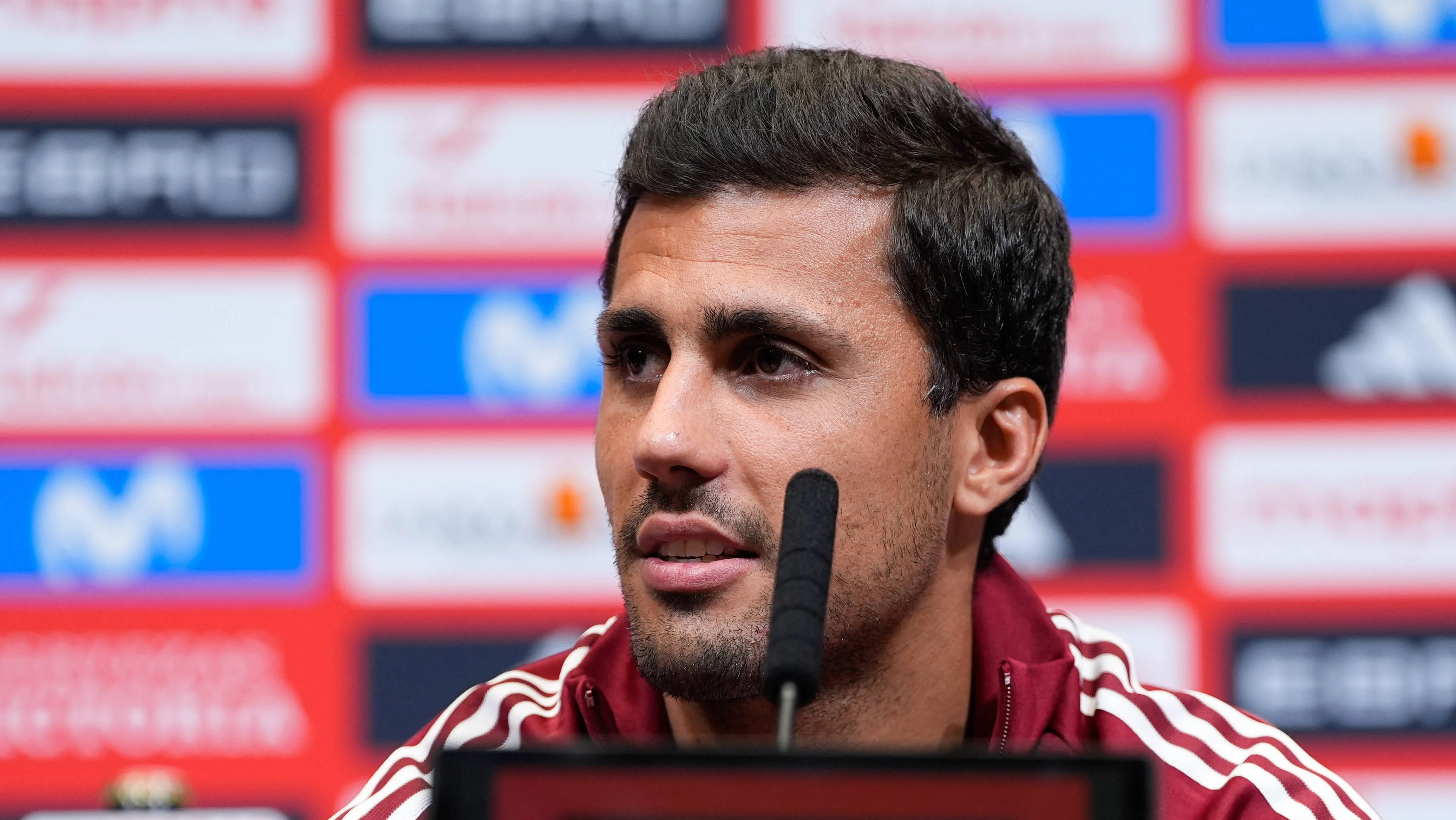 ‘É por isso que não fico por aí exigindo’: Rodri se posiciona sobre ‘guerra’ pela Bola de Ouro