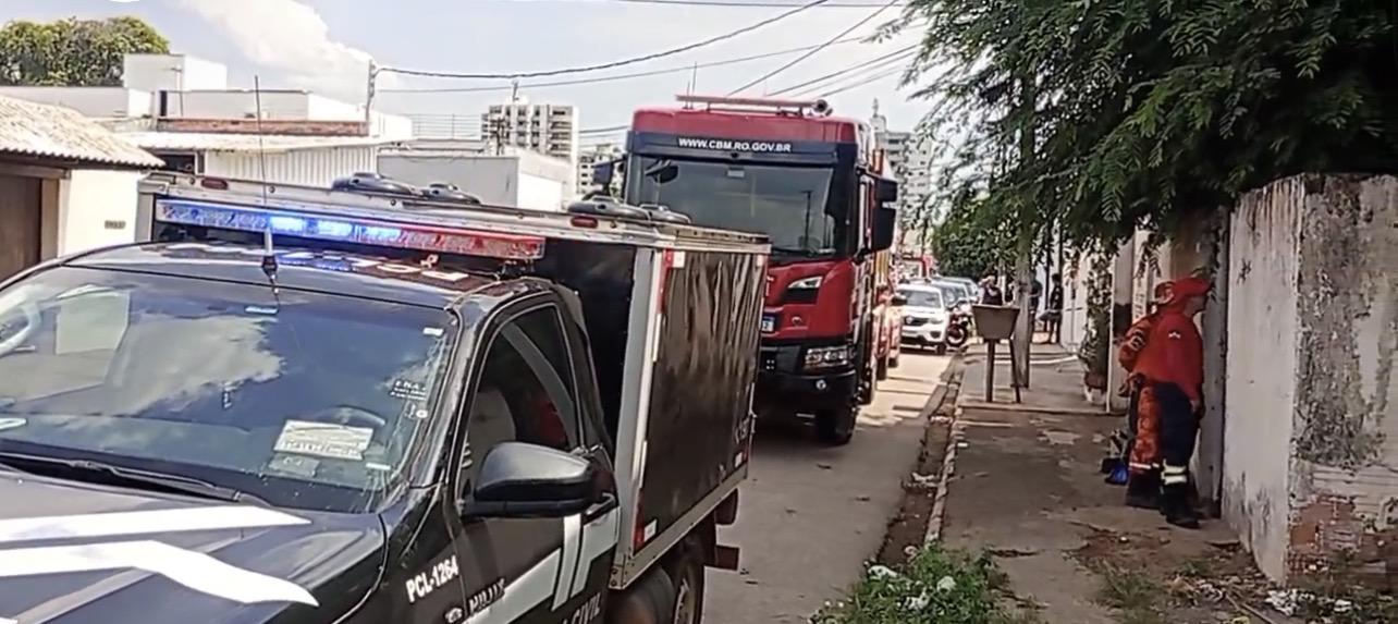 Homem é encontrado morto em árvore no centro de PVH