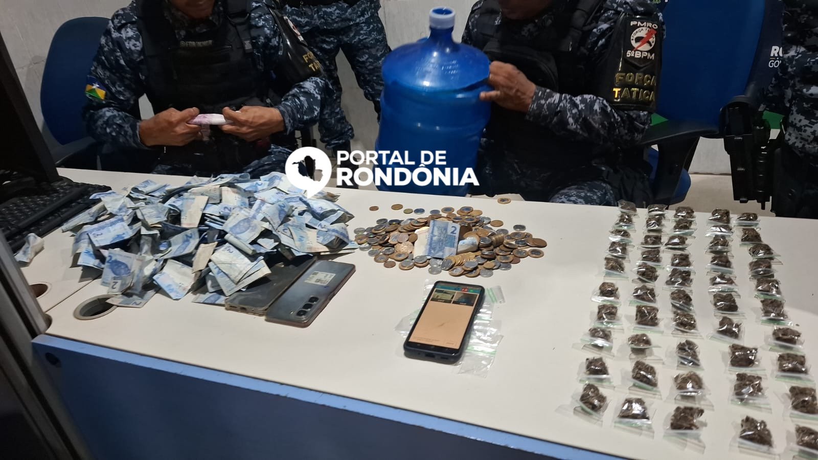 PM apreende maconha, cocaína e dinheiro em operação no bairro São Francisco