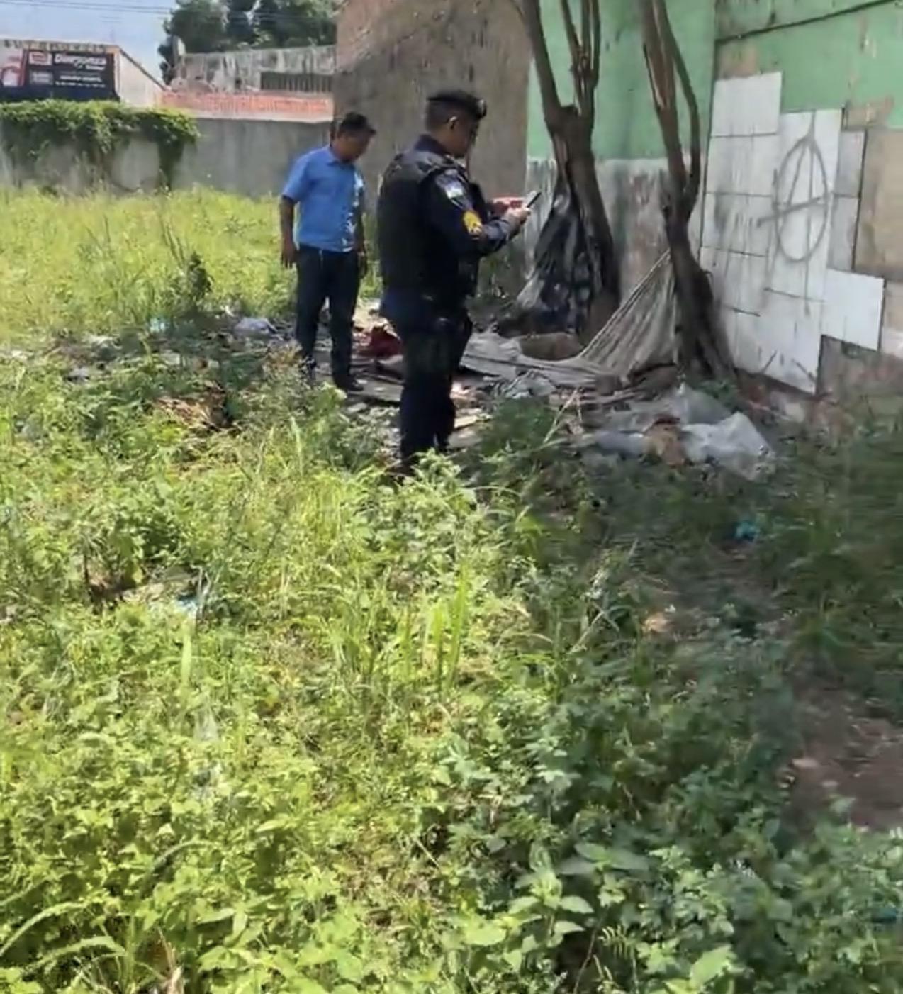 Mulher é encontrada morta com sinais de violência em terreno baldio