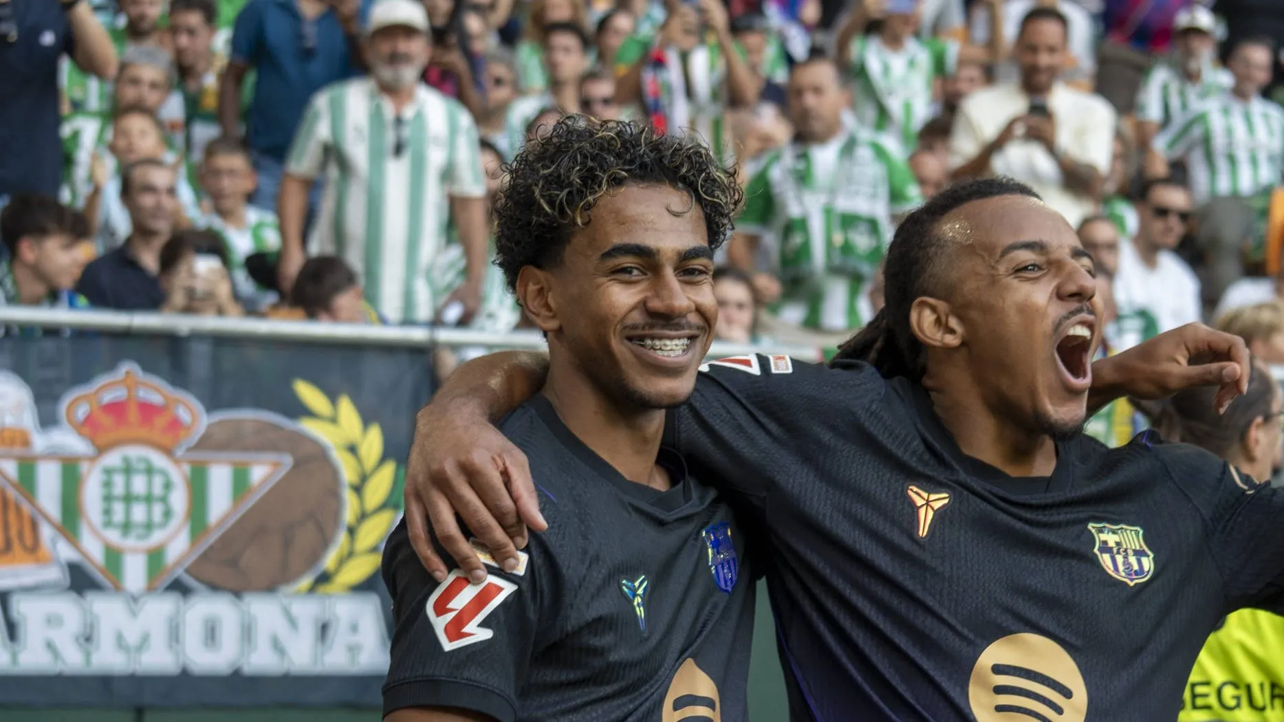 Barcelona é exposto pelo Betis, mas busca outro caminho para manter 100%