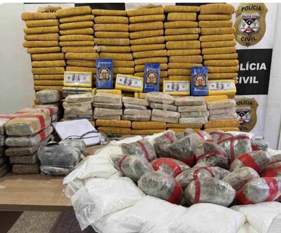 Polícia apreende quase 300kg de drogas